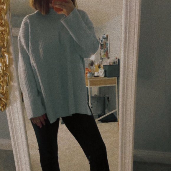 H&M Sweater - Picture 4 of 4